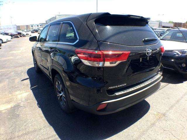 2017 Toyota Highlander LE V6